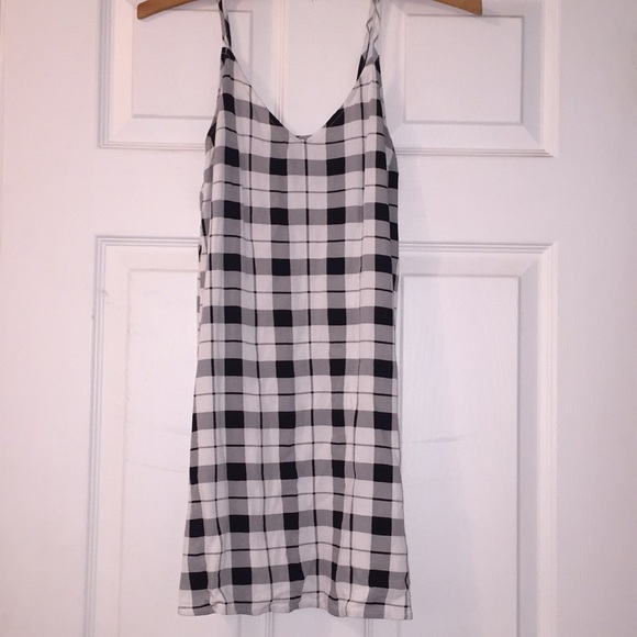 Kendall & Kylie Dresses & Skirts - Black and white checkered dress